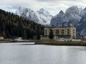 parcheggio lago di misurina Col de Varda e lungolago