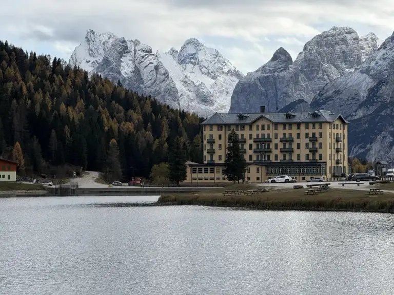 parcheggio lago di misurina Col de Varda e lungolago